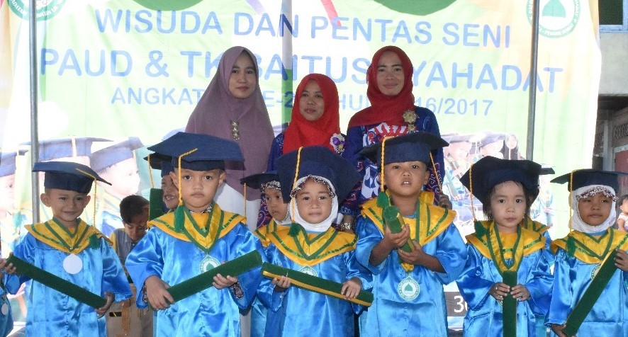 01_Wisuda2017.jpeg